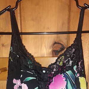 Lot Of 4 Lane Bryant Women's Tops Size 14/16 Used.